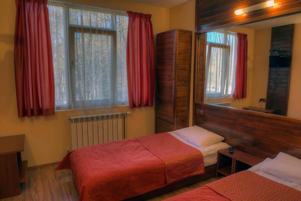 Комплекс Шуменско Плато Hotel ภายนอก รูปภาพ